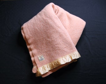 Vintage Ayers Ayerspun Pure Wool Pink Blanket with Satin Binding Bedding