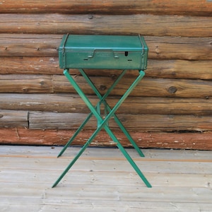 Vintage Coleman 2 Burner Classic Green Gas Camping Stove Model 4M With Stand