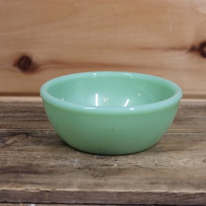 Vintage Fire King Jadeite Restaurant Ware 4 3/4&quot; Beaded Rim Bowl 1962&#39;s - Retro Kitchen Home Decor