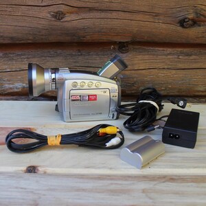 ヴィンテージ Canon ZR90 MiniDV ビデオカメラ 電源コード付き 動作