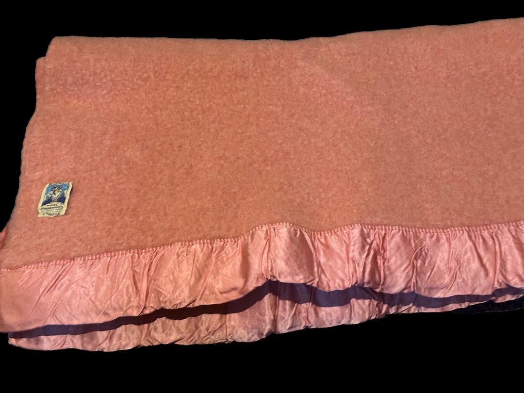 Vintage Kenwood Pure Wool Blanket With Satin Binding Bedding Etsy