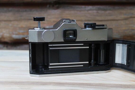 Vintage Yashica TL-E 35mm Film Camera With Auto Yashinon-dx 50mm