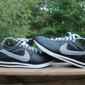 Vintage Nike Cortez &#39;72 Preto Couro e Branco Clássico Casual Lace Up Sapatos Masculinos Tamanho 10