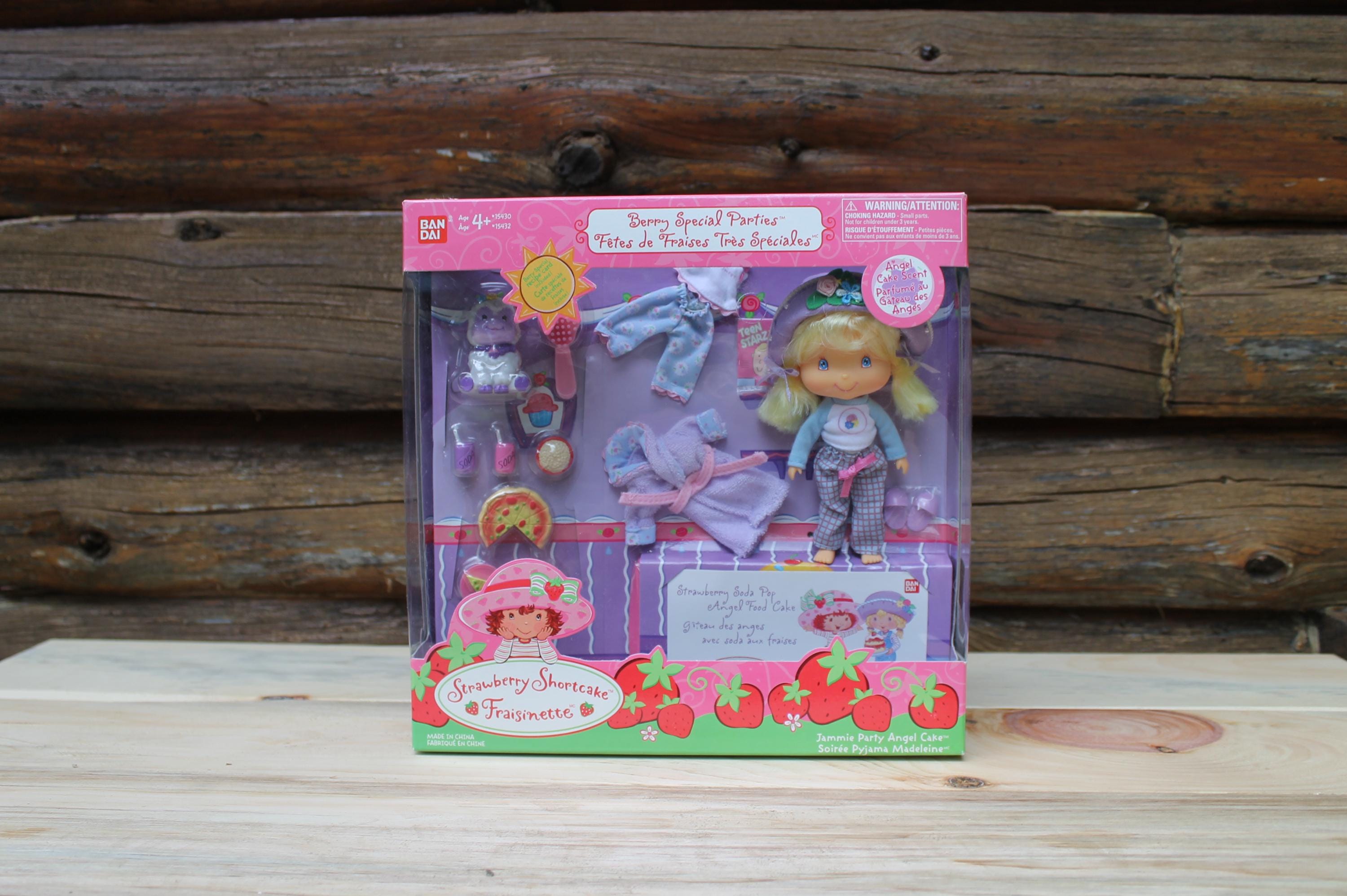 Vintage 2002 Bandai Strawberry Shortcake Berry Special Parties