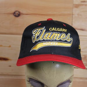 Vintage Calgary Flames Hockey NHL Starter Script Snapback Hockey Hat Adjustable Adult Size