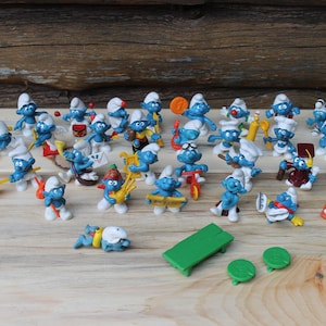 Vintage Lot of 30 Smurf PVC Plastic Figures Peyo Mixed Lot of Characters