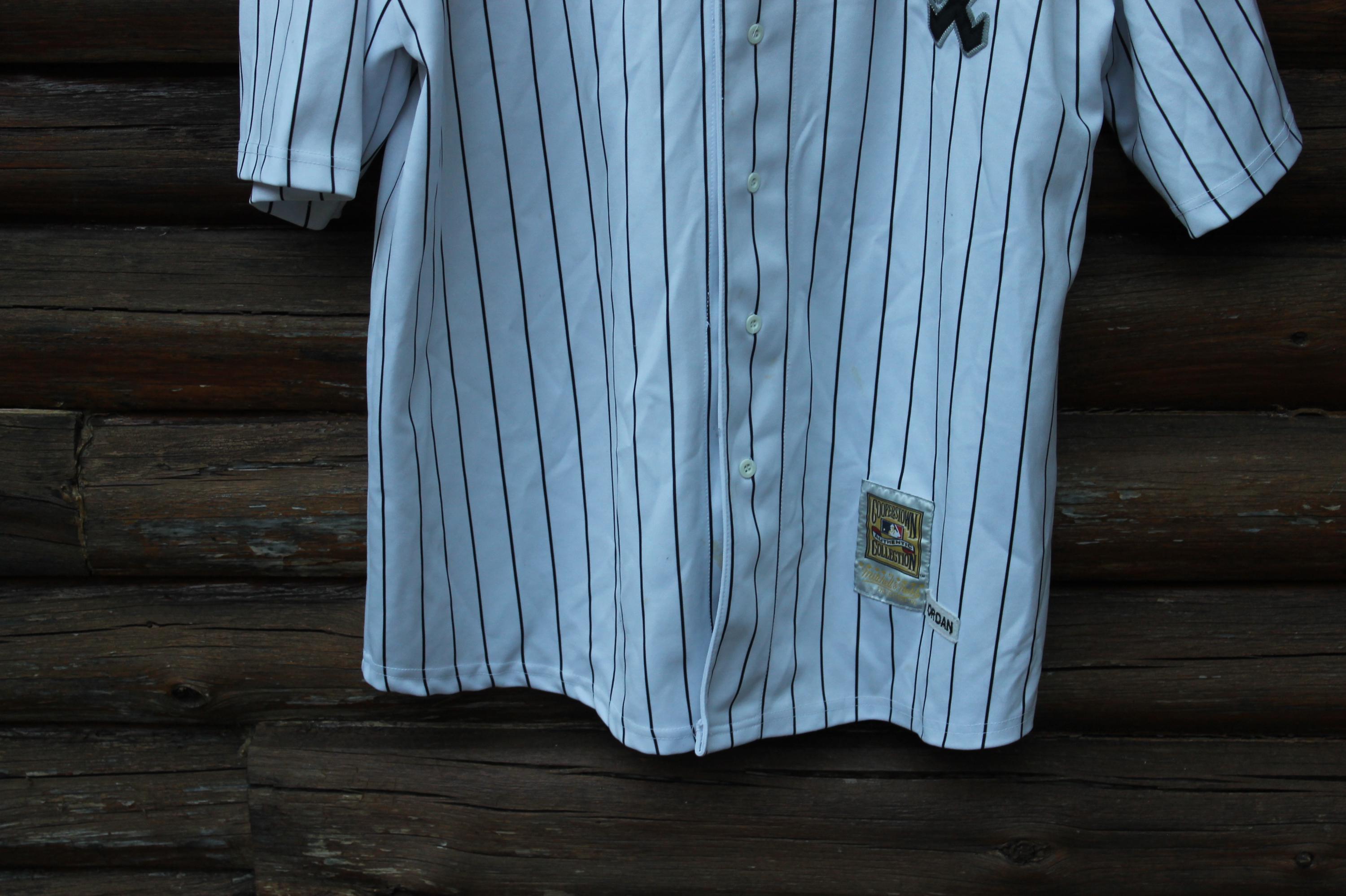 Vintage Y2K Chicago White Sox #45 Michael Jordan Button up