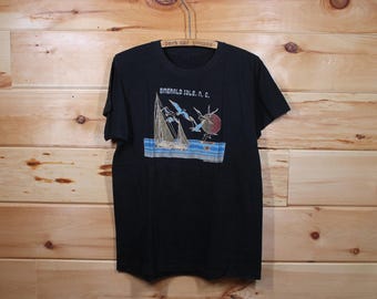 Vintage Emerald Isle North Carolina Sailboat Sunset Black Single Stitch T-Shirt Adult Size Medium