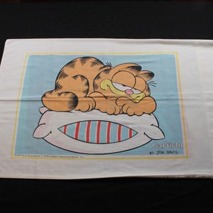 Vintage Garfield Cute Orange Cat Double Sided Pillowcase Cartoon