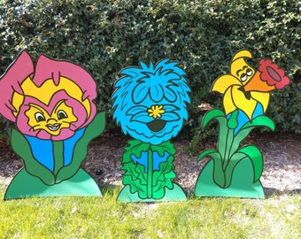 FOAMBOARD - Group of 3 Flowers - Inspired by Alice in Wonderland - Large Party Props & Event Decoration