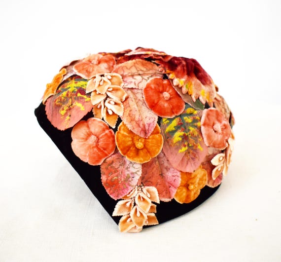 VINTAGE BLACK VELVET CLOCHE HAT WITH FLOWER ACCENTS s-l400.jpg main image 2
