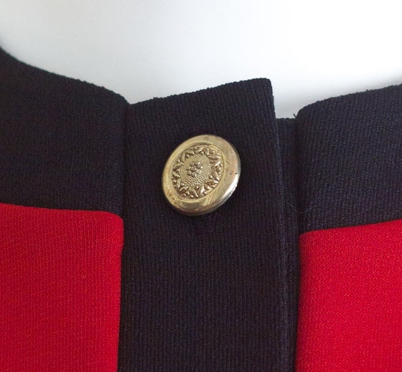 1990s red and black blazer with gold buttons - image 3