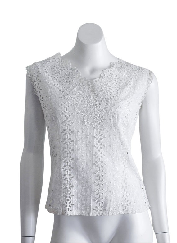 Vintage 1950s White Eyelet Lace Blouse | Sleevele… - image 10