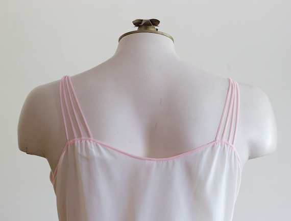 Vintage 1950s White Slip with Pink Pinwheel Design - image 5