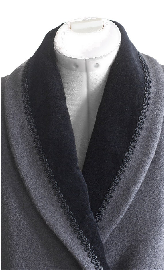 1980s gray wool overcoat with black velvet trim - image 7