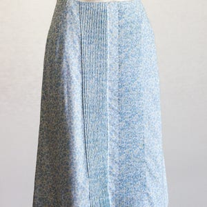 Vintage 1960s Blue Floral A-Line Skirt with Pin Tuck Detailing image 3