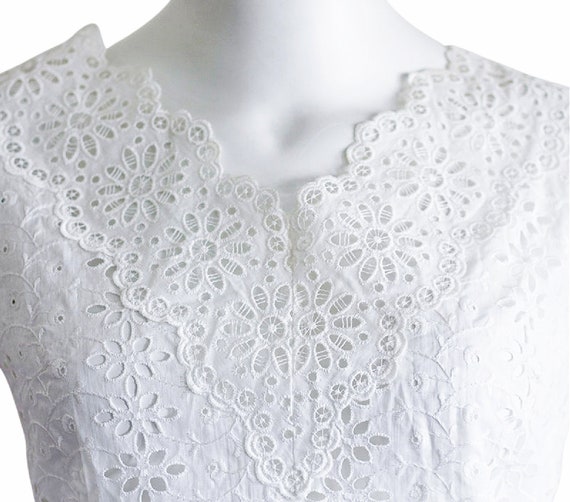 Vintage 1950s White Eyelet Lace Blouse | Sleevele… - image 2