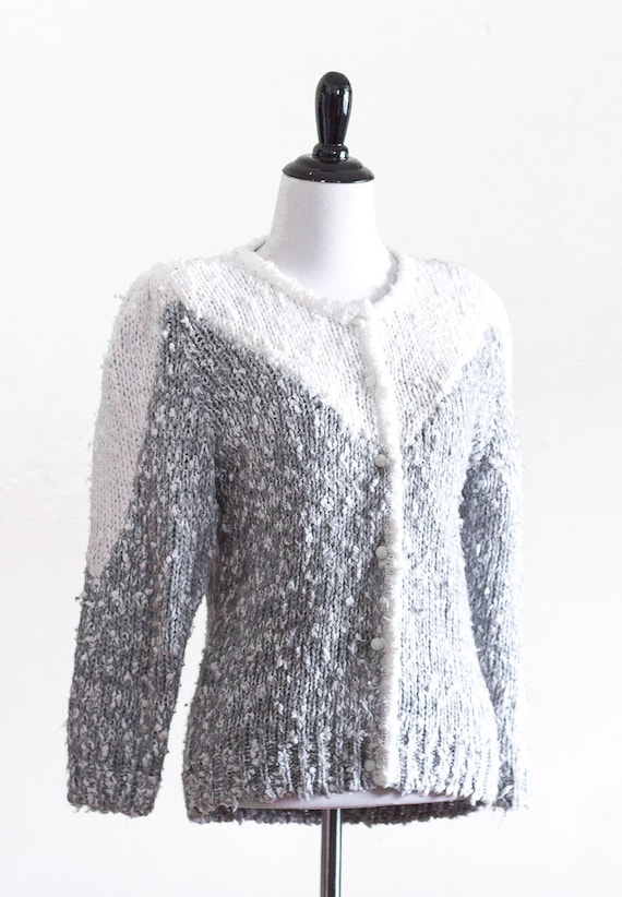 Vintage 1980s Gray and White Knit Cardigan | Nubb… - image 2