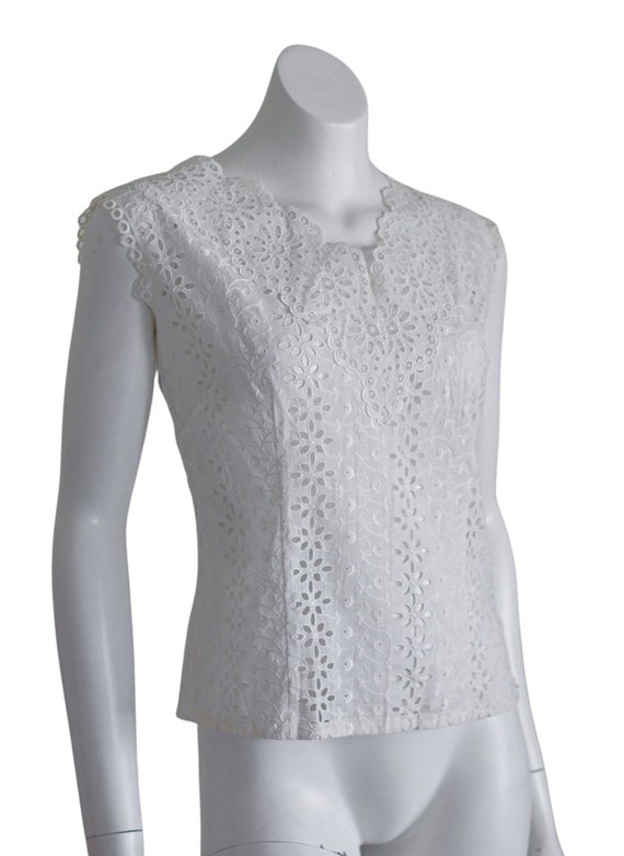 Vintage 1950s White Eyelet Lace Blouse | Sleevele… - image 4