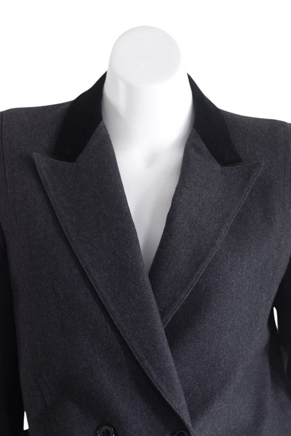 Vintage 1980s Gray Skirt Suit with Velvet Lapel b… - image 7