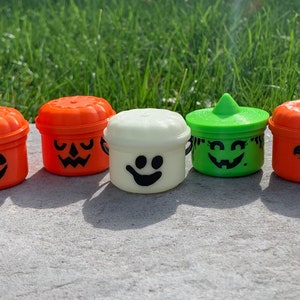 Miniature 3D Printed Halloween Nostalgia Buckets with Removable Lid and Working Handle - Boo Buckets and Decorations