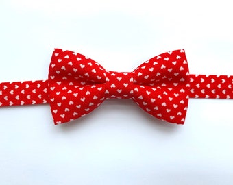 Valentine's Day Bow tie. Mini ehite hearts over red. Mini Hearts red bow tie.