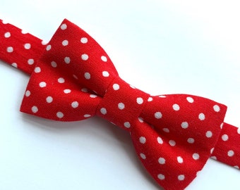 READY TO SHIP 7mths - 2yrs old Red bow tie with white polka dots. Red and white bow tie.