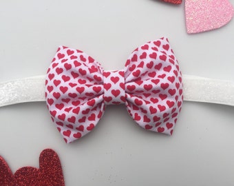 Valentine's day headband. Baby girl Valentine's day headband. Bow headband. Hearts bow.