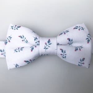 Ditsy floral bow tie.Floral bow tie. Spring bow tie. Flower bow tie.