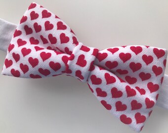 Valentine's Day Bow tie. Heart bow tie. Vday bow tie.