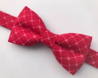 Valentine's Day Bow tie. Heart bow tie. Vday bow tie.