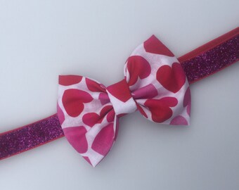 Valentine's day headband. Baby girl Valentine's day headband. Bow headband. Hearts bow. Mini hearts bow headband.
