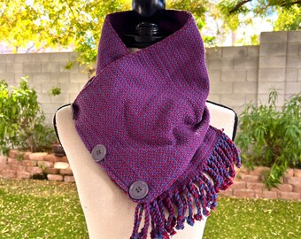 Hand knit 3 buttons Scarf