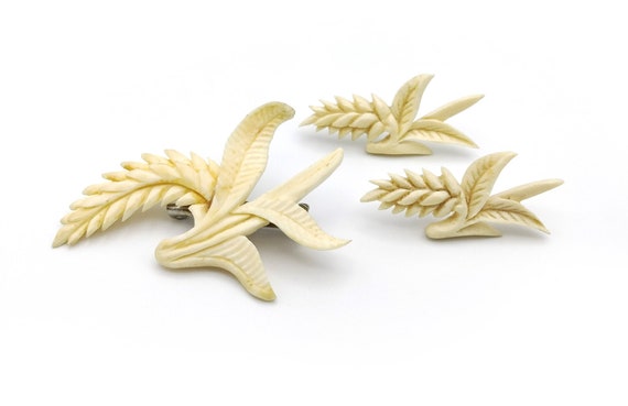 Hand Carved Shell Ginger Earrings and Brooch Pin … - image 1