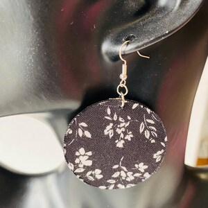Black White Floral  Fabric Covered Wooden Earrings,  Print Wood Earrings, Statement Jewelry, Black White Fabric Earrings, Women&#39;s Gift
