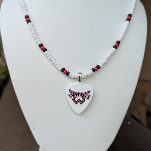 ウィングス　ビートルズ　ネックレス Wings Guitar Pick Necklace - Etsy