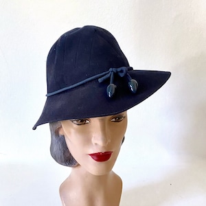 1920s Velvet LIBERTY OF London RARE Day Hat Toggle Embellished Vintage Hat size 21