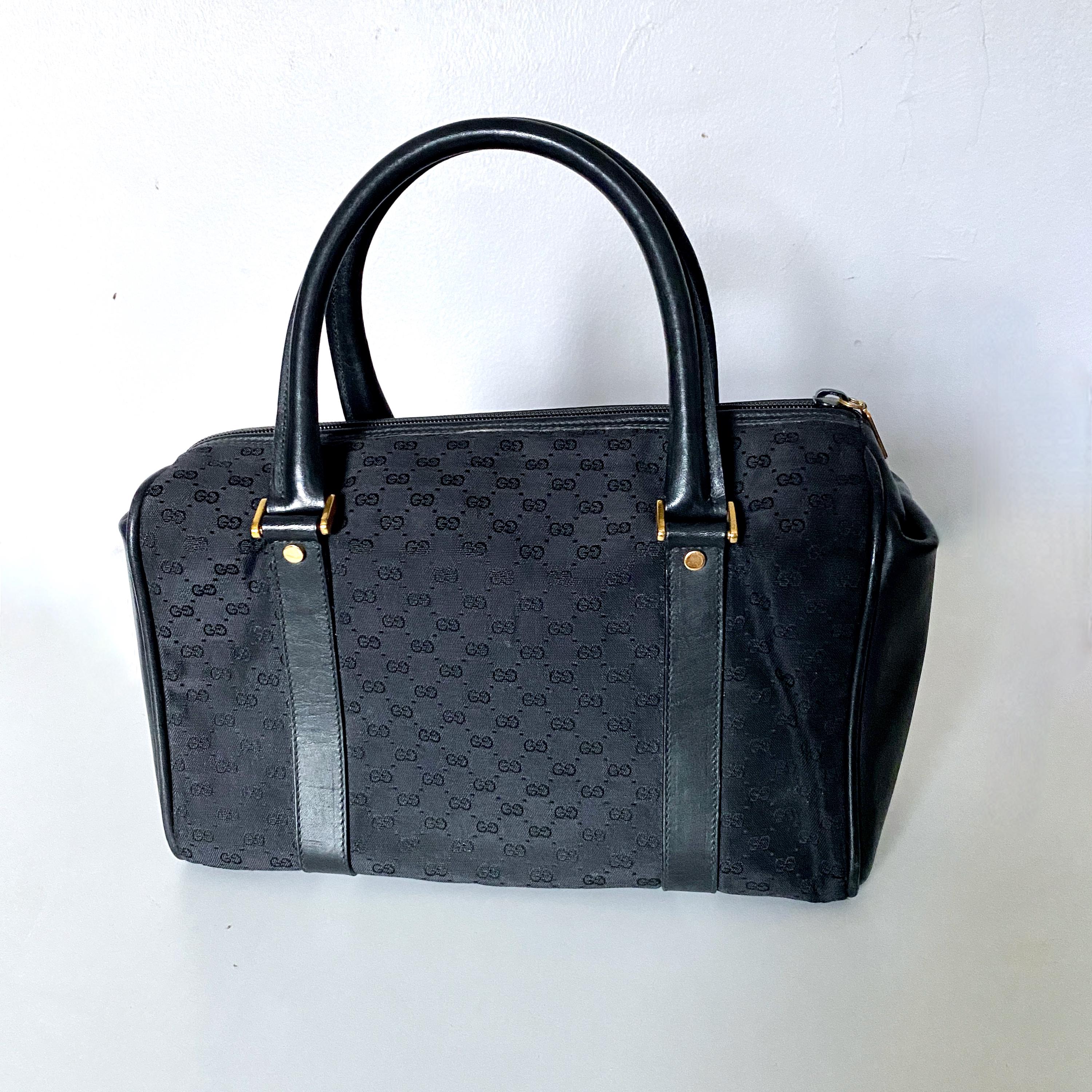 GUCCI グッチ カフス GGロゴ ヴィンテージ il_fullxfull.6396686916_1k8p.jpg