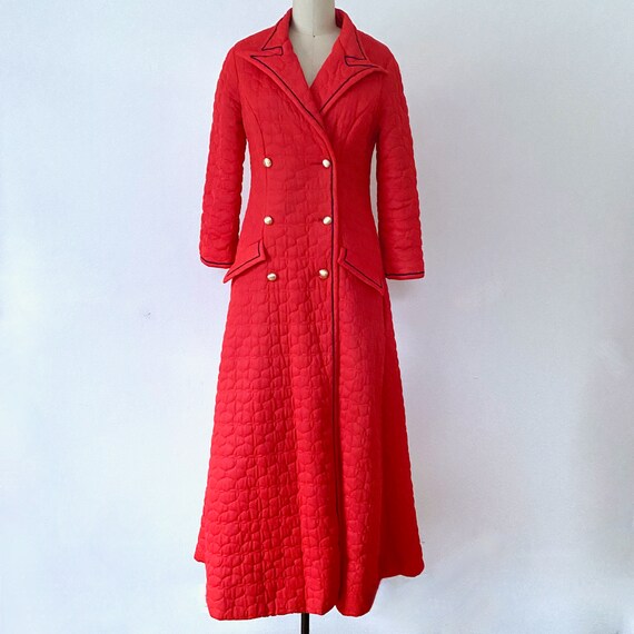 1960s Dressing Gown Vintage Housecoat Batwing Collar Gem