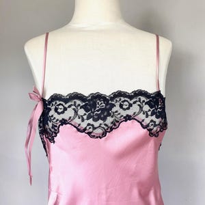 Y2K Vintage Slip Dress: Nylon Chemise mit Spitze, Grösse S