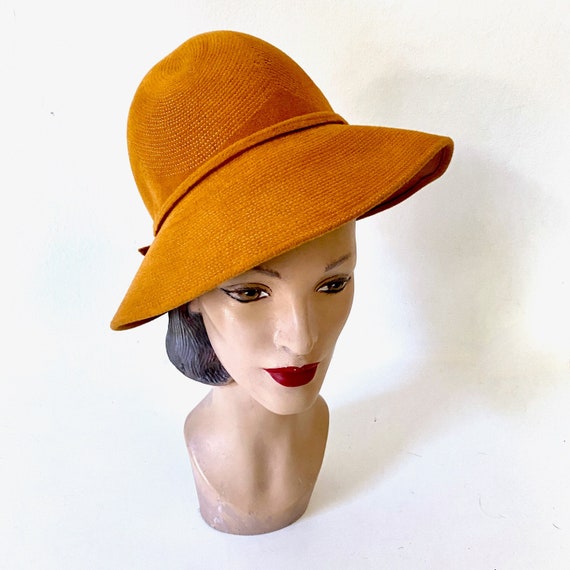 1930s ATELIER LUCAS Day Hat Cloche Hand Made Engl… - image 1