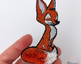 Adorable Fox with Fringed Chenille Tail - In-the-Hoop Machine Embroidery Design - 3 Sizes - Perfect for Patches and Brooches