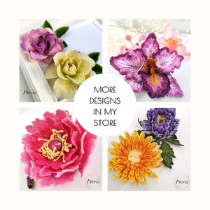 Puede incluir: Un collage de cinco dise&ntilde;os de flores bordadas. Las flores son una rosa morada, una rosa amarilla, una orqu&iacute;dea morada, una peon&iacute;a rosa y una margarita amarilla. El texto "M&Aacute;S DISE&Ntilde;OS EN MI TIENDA" est&aacute; en el centro del collage.