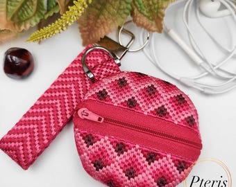 Bargello Embroidered Zippered Purse with Key Strap (In The Hoop Machine Embroidery Design)
