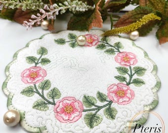 Wreath of Roses Quilted In The Hoop Embroidery Design - Mug Rug, Plates, Lunchmat 7 sizes 4x4, 5x7, 6x10, 8x8  hoop