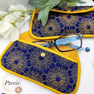 Estuche para gafas con adornos acolchados, diseño de bordado a máquina en bastidor para lectura y gafas de sol, 3 tamaños para bastidores de 5 x 7 y 6 x 10