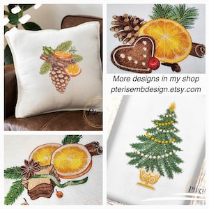 Puede incluir: Dise&ntilde;os bordados con motivos navide&ntilde;os. Incluye un coj&iacute;n con un dise&ntilde;o de pi&ntilde;a y rodaja de naranja, un coraz&oacute;n de pan de jengibre y un &aacute;rbol de Navidad. Tambi&eacute;n se ve el texto "More designs in my shop pterisembdesign.etsy.com".