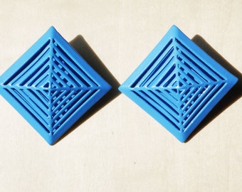 Vintage boucles d'oreilles 3D pyramidales -bleu -circa 1980