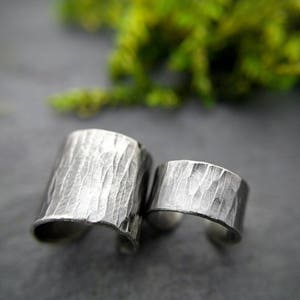 Rinde texturierte Sterling Silber Ohrmanschette, Größe für Ihre obere Helix. Perfekt für Nicht-Piercing Ohren