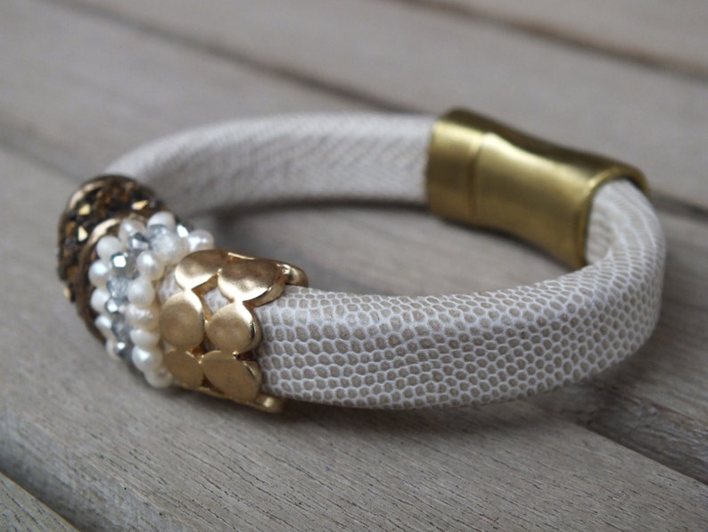 Women's snake leather bracelet with Swarovski and mother Etsy España